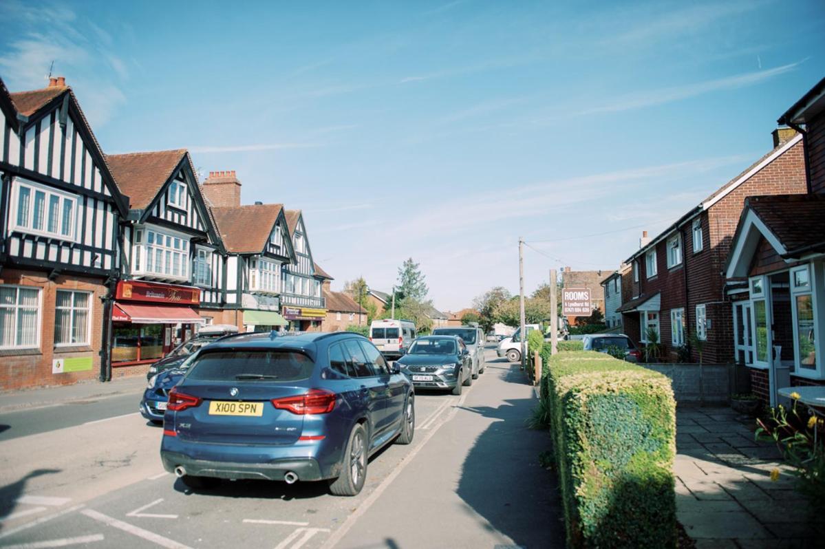4 Lyndhurst Rd Brockenhurst Exteriör bild